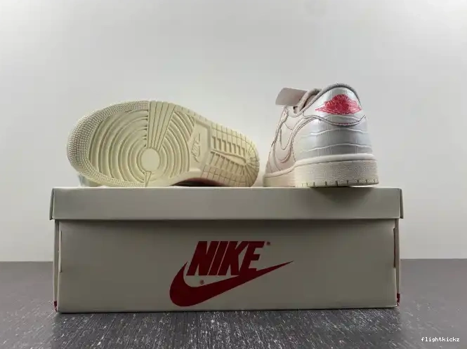 OG Low Travis Jordan Scott DM7866-601 x 1 Air 0524